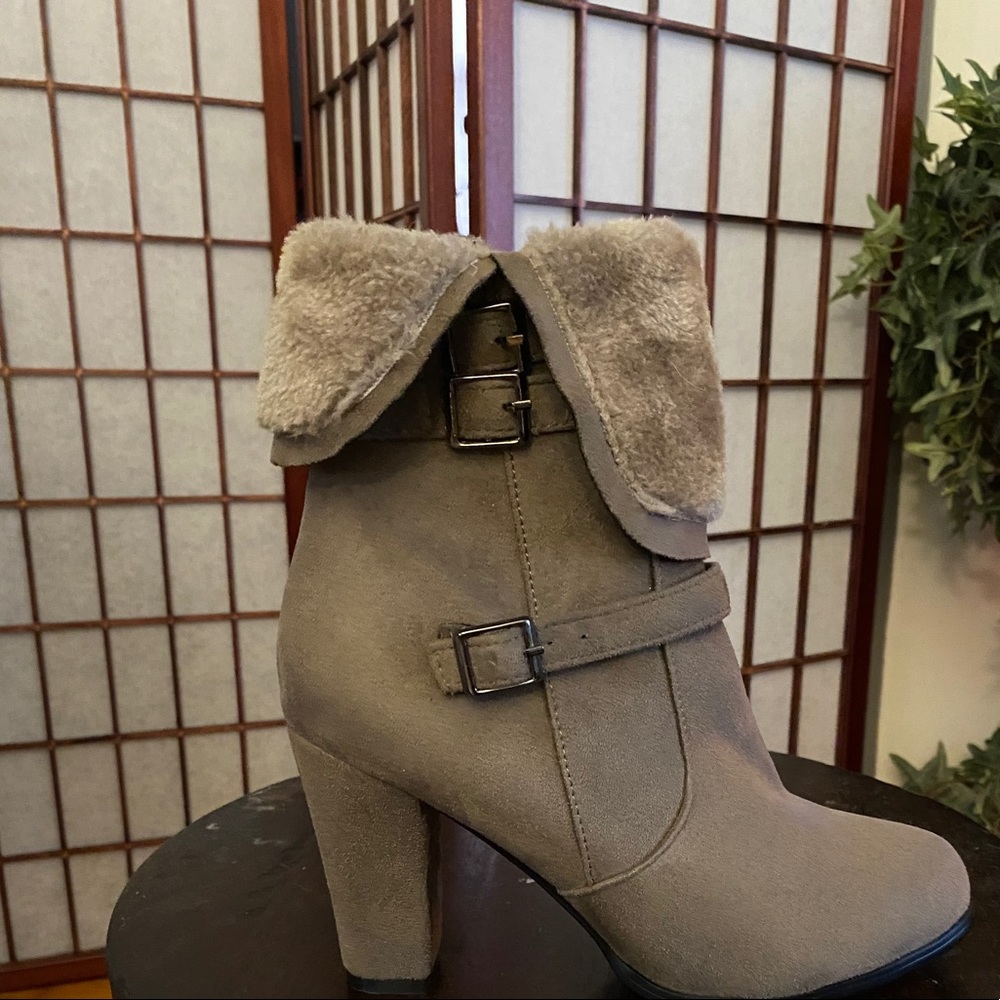 Suede ankle boot, lined, 3 1/2” heel
